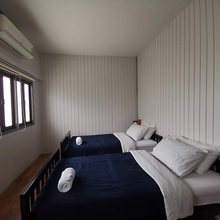 Hostel Liaw Base House Bangkok Exterior foto