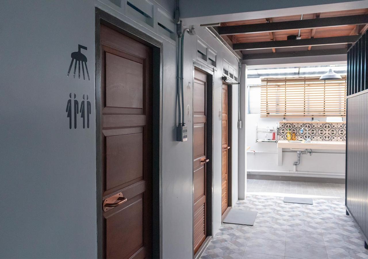 Hostel Liaw Base House Bangkok Exterior foto