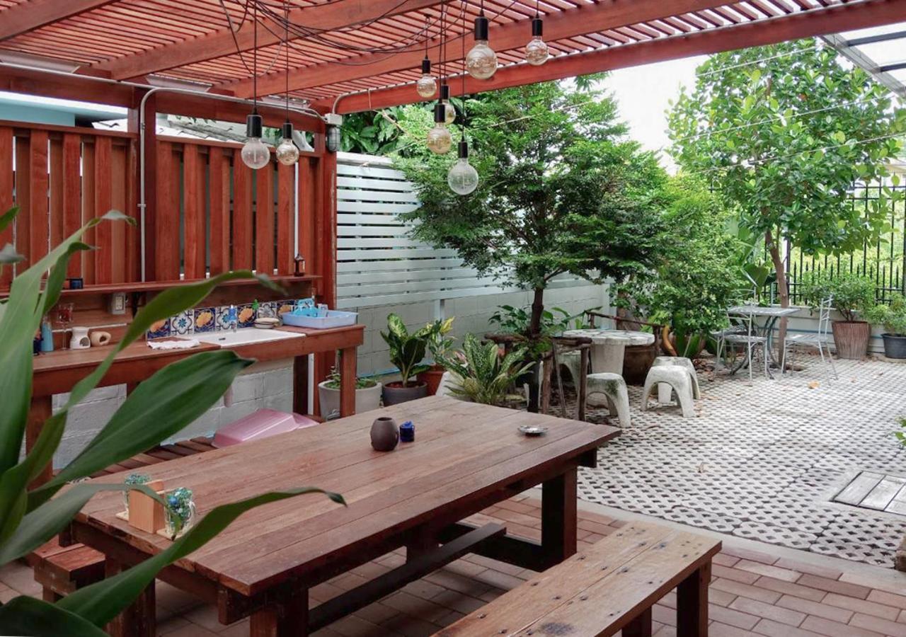 Hostel Liaw Base House Bangkok Exterior foto